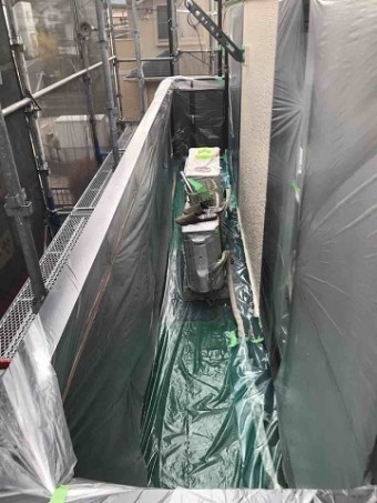 狭山市広瀬 屋根カバー工事 外壁塗装 養生作業