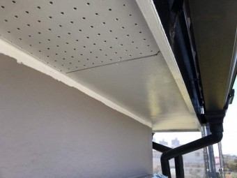 フッ素塗料による軒天塗装 完了