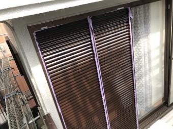 所沢市北野南 屋根カバー、外壁塗装工事 雨戸塗装2