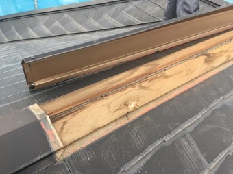 所沢市 屋根カバー棟板金撤去