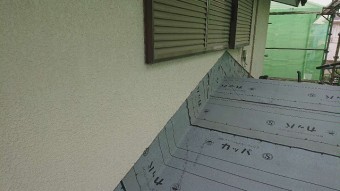 所沢市若狭 屋根葺き替え・カバー工事 下屋根 防水ルーフィングシート施工2