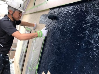 狭山市広瀬 屋根・外壁塗装 ツートンカラー 2階部分 中塗り