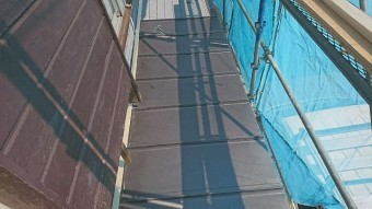 狭山市笹井 屋根カバー、葺き替え工事 外壁塗装 下屋根 瓦棒屋根葺き替え 縦平スタンビーフッ素施工