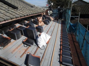 和型瓦屋根葺き替え 瓦段取り