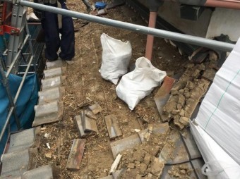 入間市 屋根葺き替え 瓦撤去