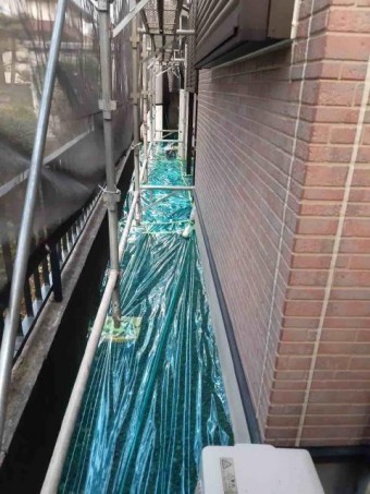 変換 ~ 入間市 屋根カバー 外壁塗装工事 養生作業 (2)