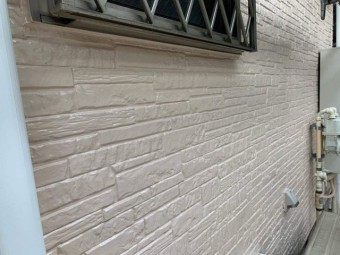 入間市 外壁塗装作業 上塗り (10)