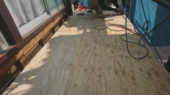 狭山市笹井 屋根カバー、葺き替え工事 外壁塗装 下屋根 瓦棒屋根葺き替え 野地板施工