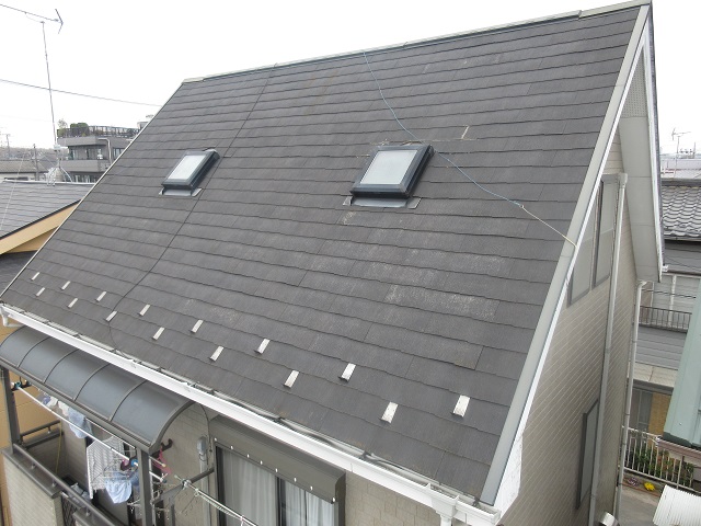 所沢市和ケ原　屋根カバー、天窓撤去、外壁塗装工事　現地調査　屋根の様子