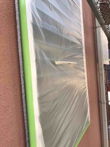 入間市　外壁塗り替え　塗装しない部分の塗料飛散を防ぐための養生