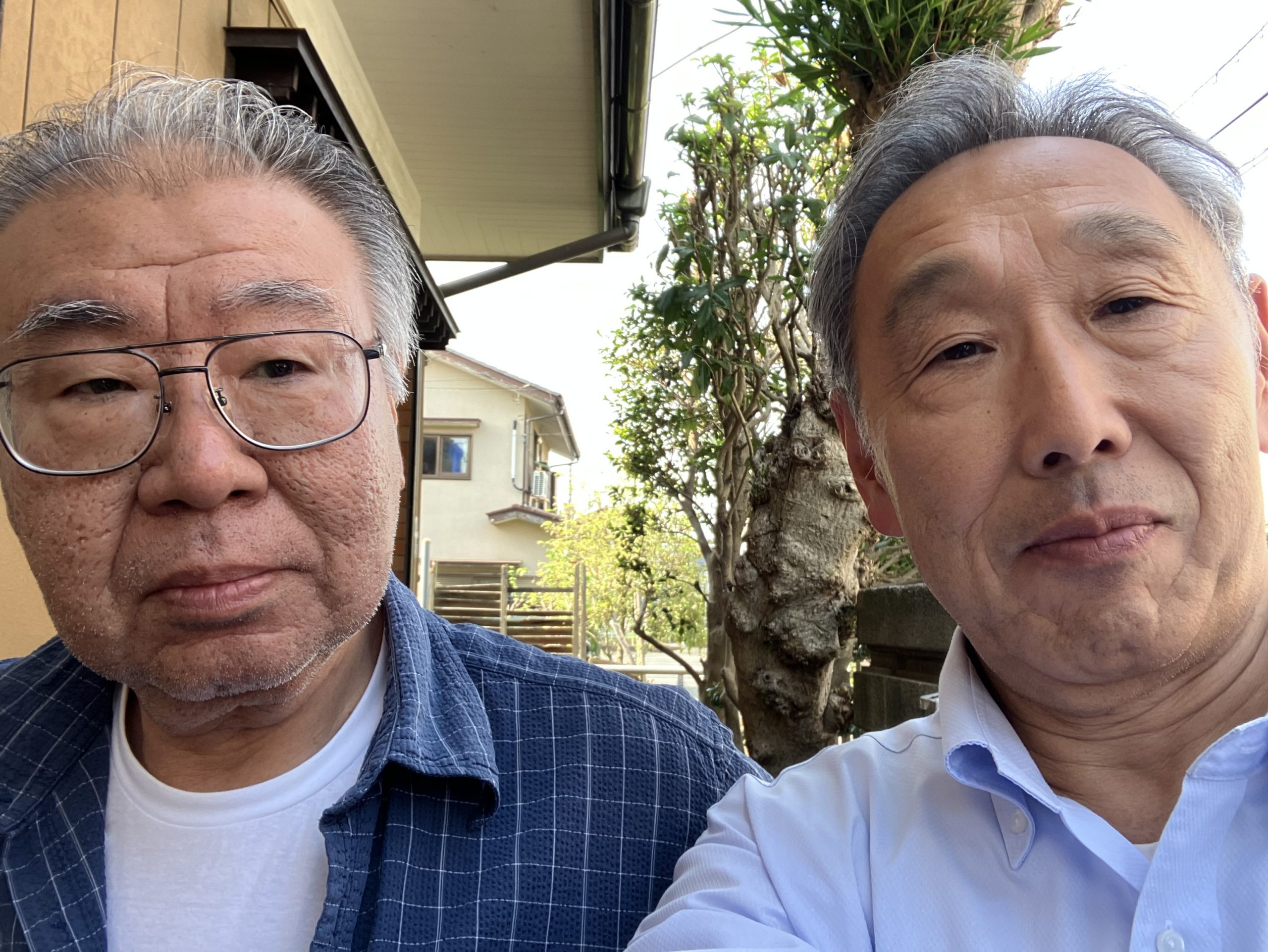 飯能市のK様宅、木造2階建て住宅、築20年で雹害によりベランダ・テラスの波板破損の交換工事