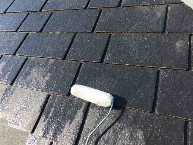 日高市　色あせとカビが発生していたスレート屋根をフッ素系樹脂で塗装