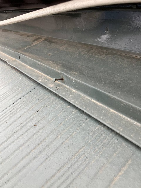 板金の浮いた釘