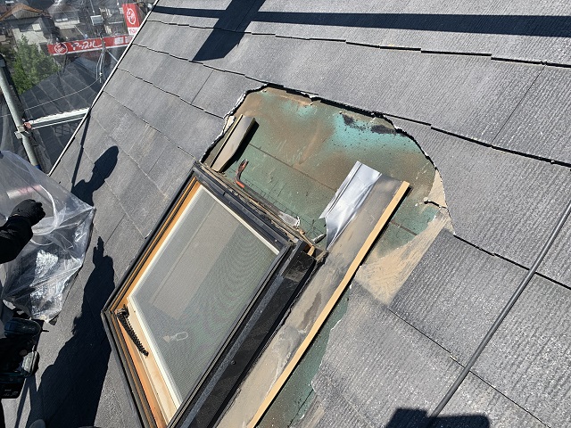 所沢市和ケ原　屋根カバー、天窓撤去、外壁塗装工事　天窓撤去作業