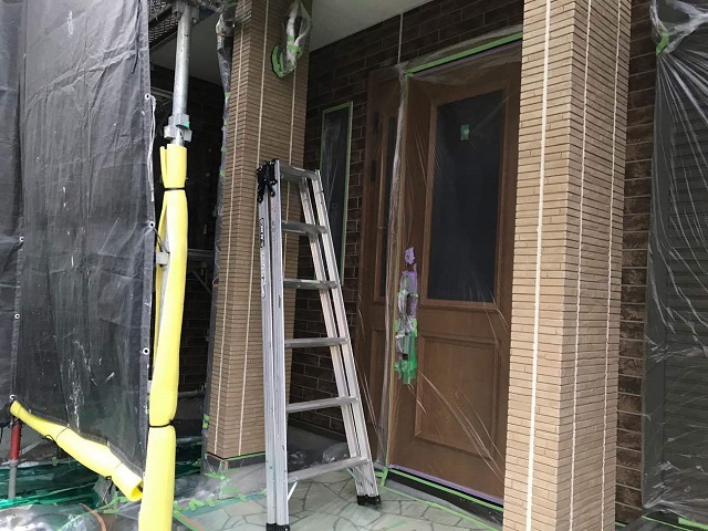 狭山市広瀬　屋根・外壁塗装　コーキング打ち替え作業４