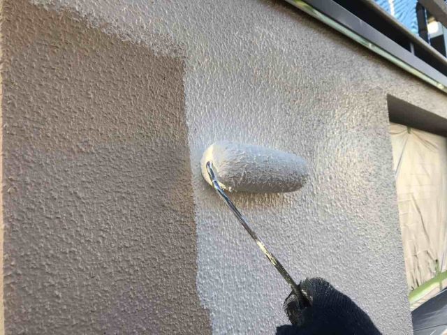 狭山市　経年劣化で汚れが目立つモルタルの外壁を塗装