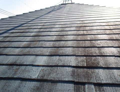 入間市　スレート屋根にカビ　超高耐候のフッ素塗料で屋根塗装