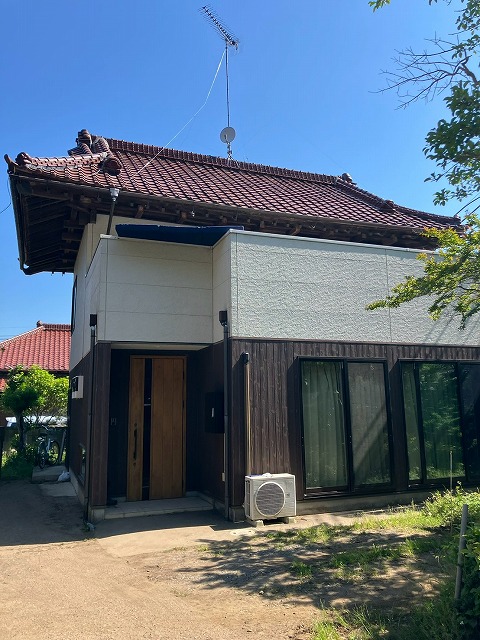 入間市で築年数の古い和家屋を屋根全体点検、瓦のズレと漆喰の欠損を現地で確認