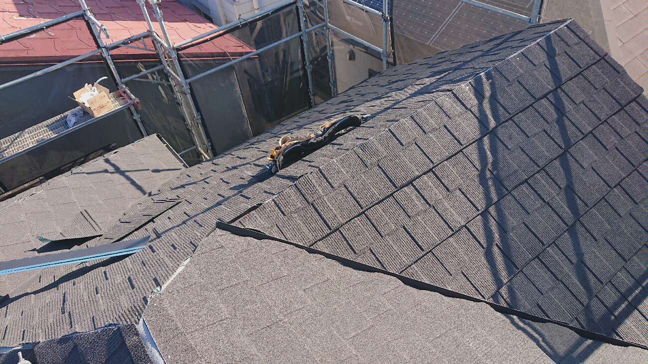 狭山市　粘土瓦の1/9の超軽量セネターでの屋根カバー工事に入ります