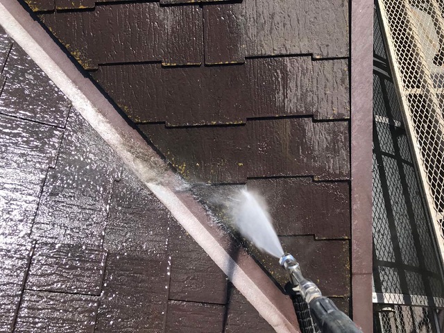 狭山市広瀬　屋根・外壁塗装　ベランダ防水　高圧洗浄作業１