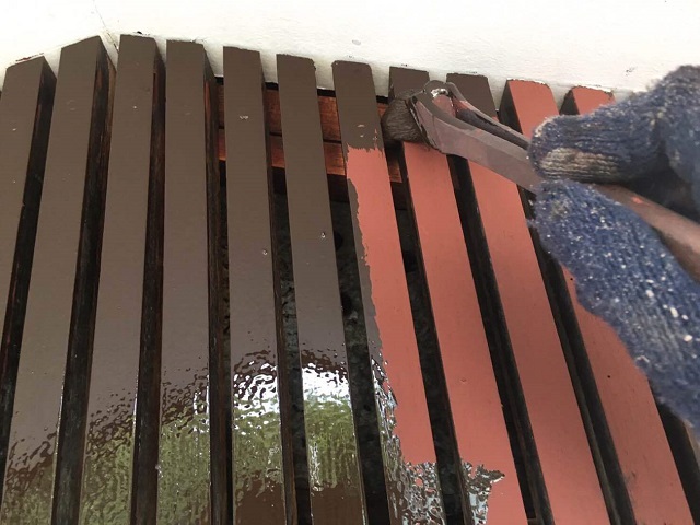 所沢市若狭　屋根葺き替え・カバー工事　付帯部塗装　面格子塗装作業